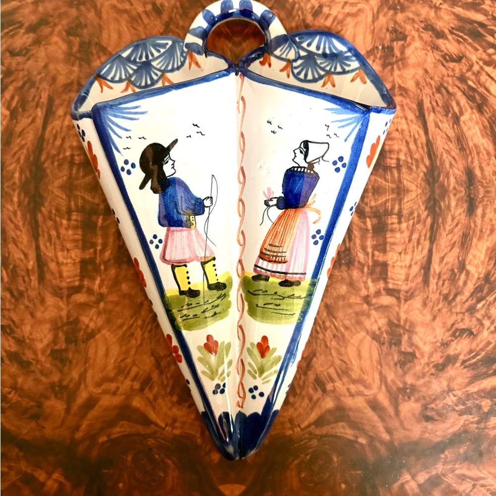 Quimper Heriot France Handpainted double wall pocket Vintage 1930-40’s